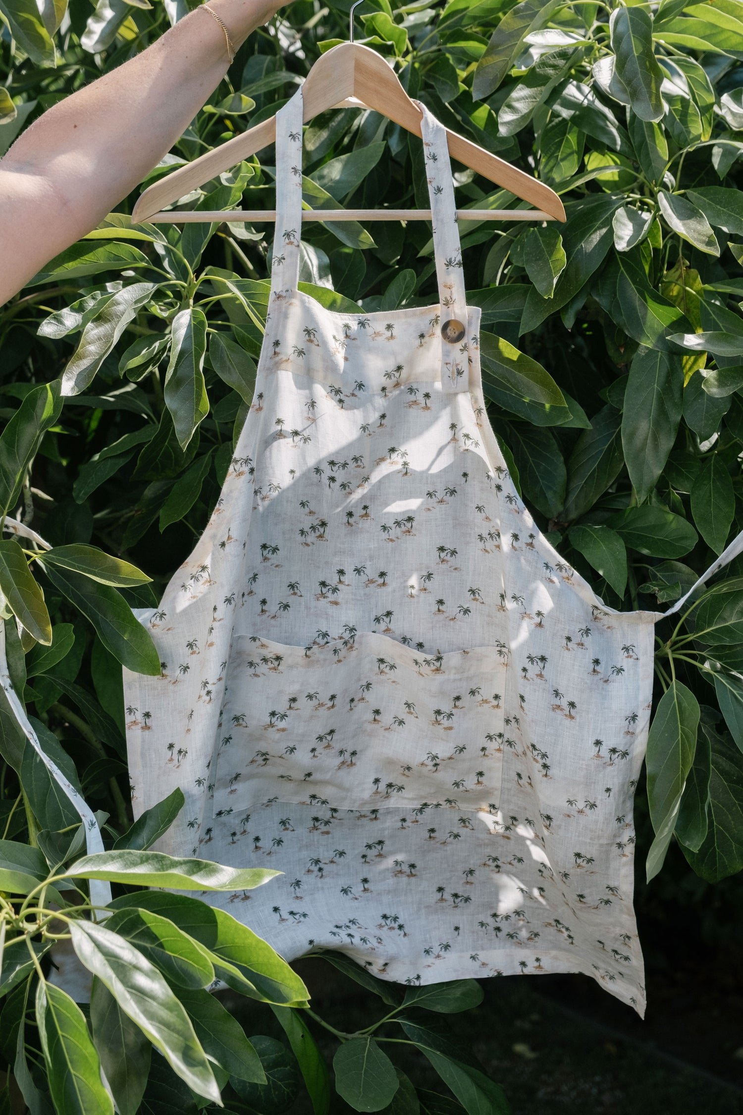 Linen Apron in Island Print
