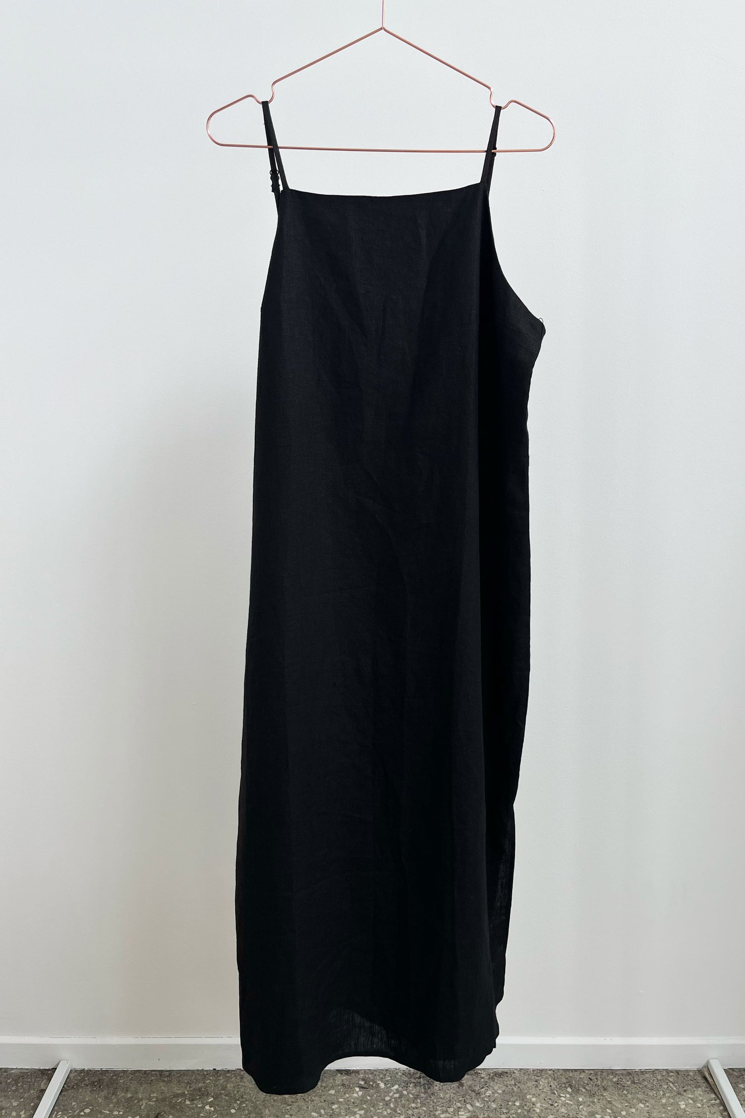 Sample Sale Loni Dress in Black Linen