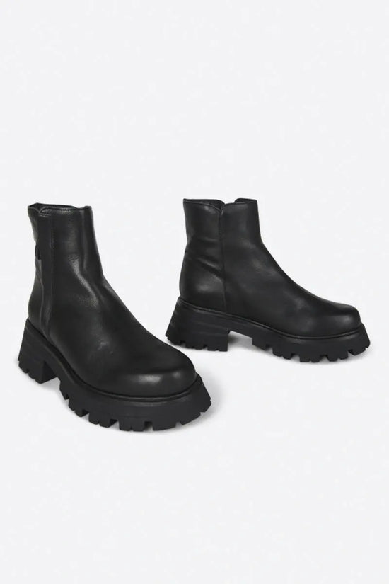 Intentionally Blank Larry Boot - Whimsy & Row