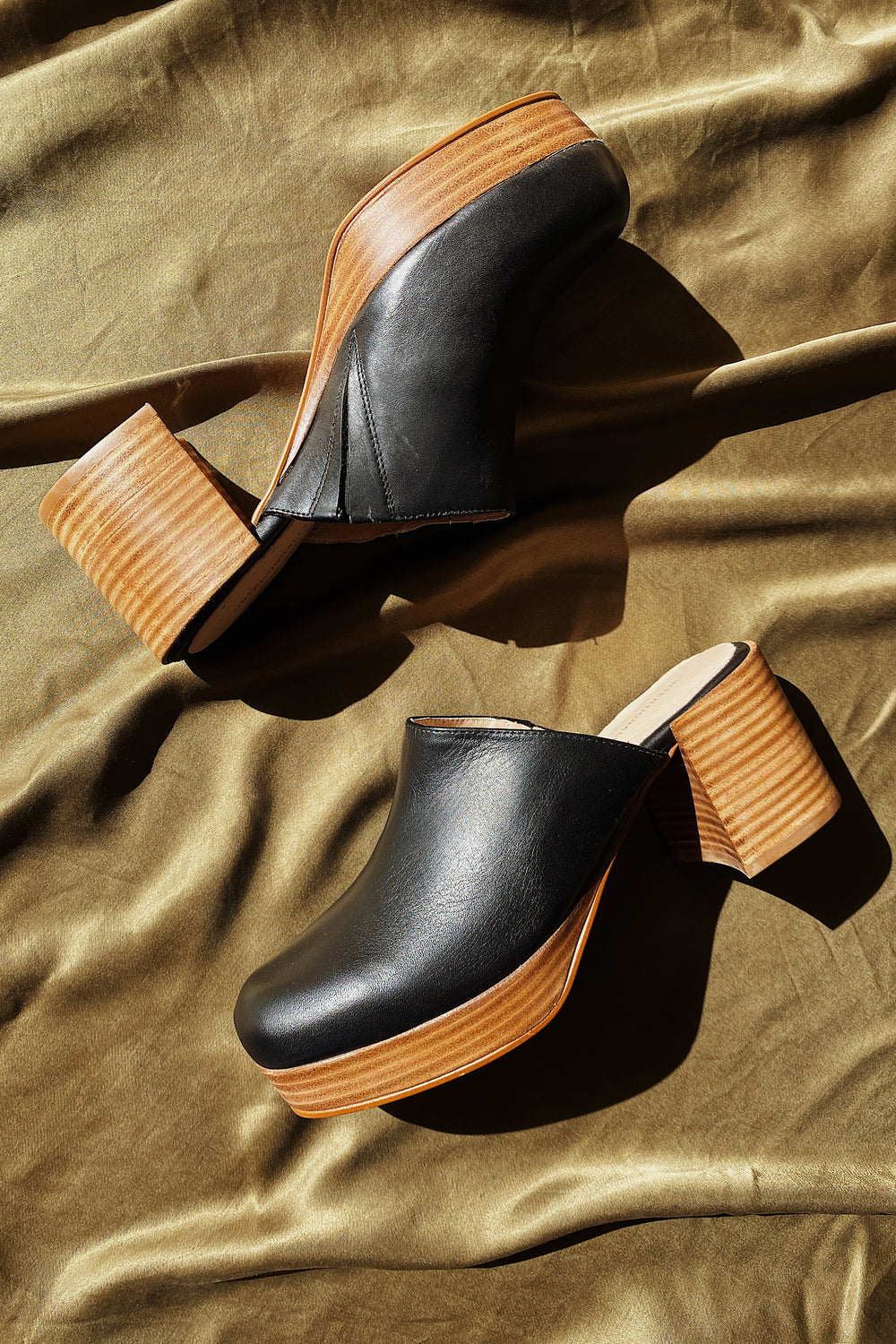 Intentionally Blank Facts Clog in Black - Whimsy & Row
