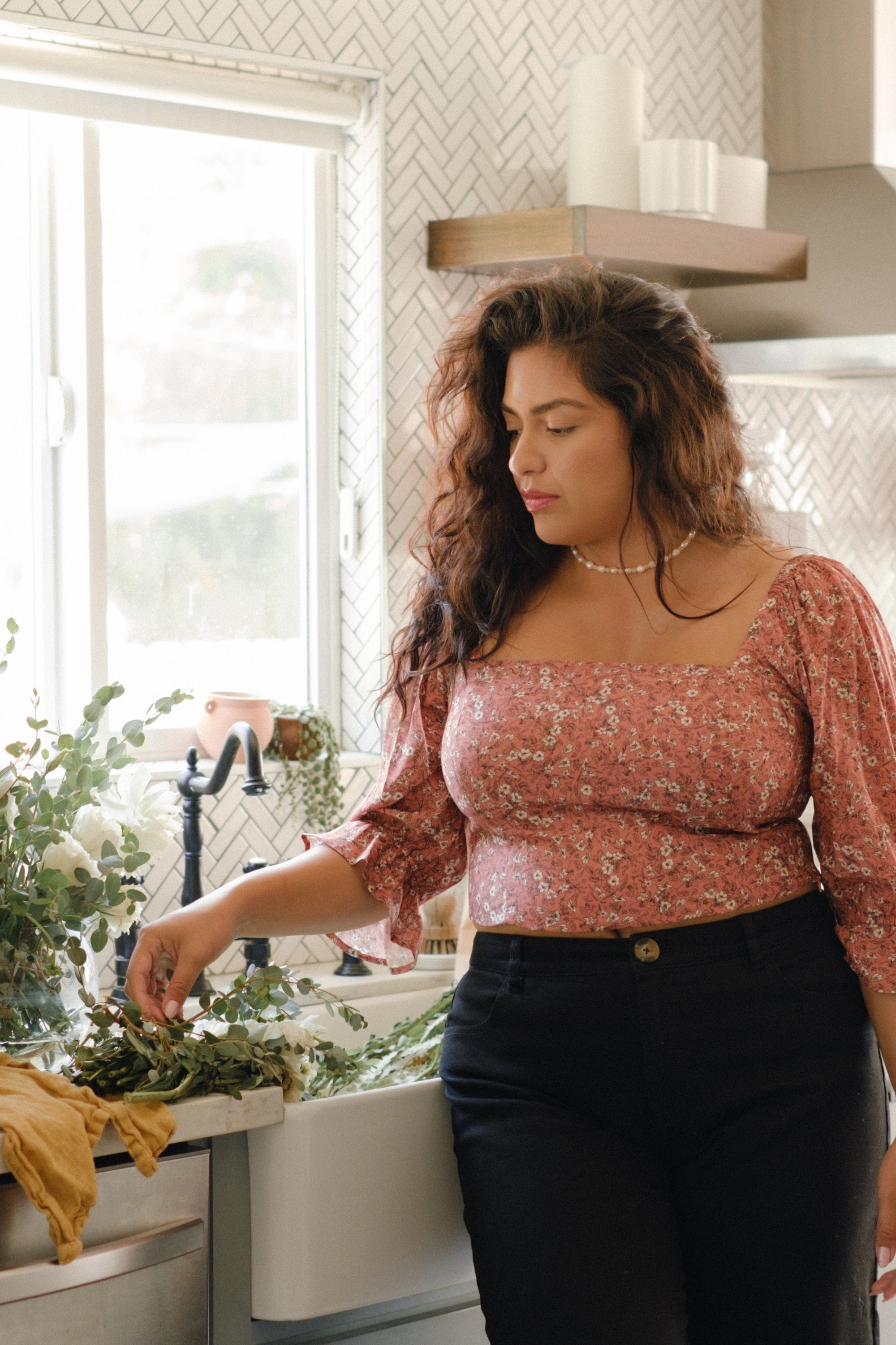 Sample Sale Eden Crop Top in Floral Extended - Whimsy & Row