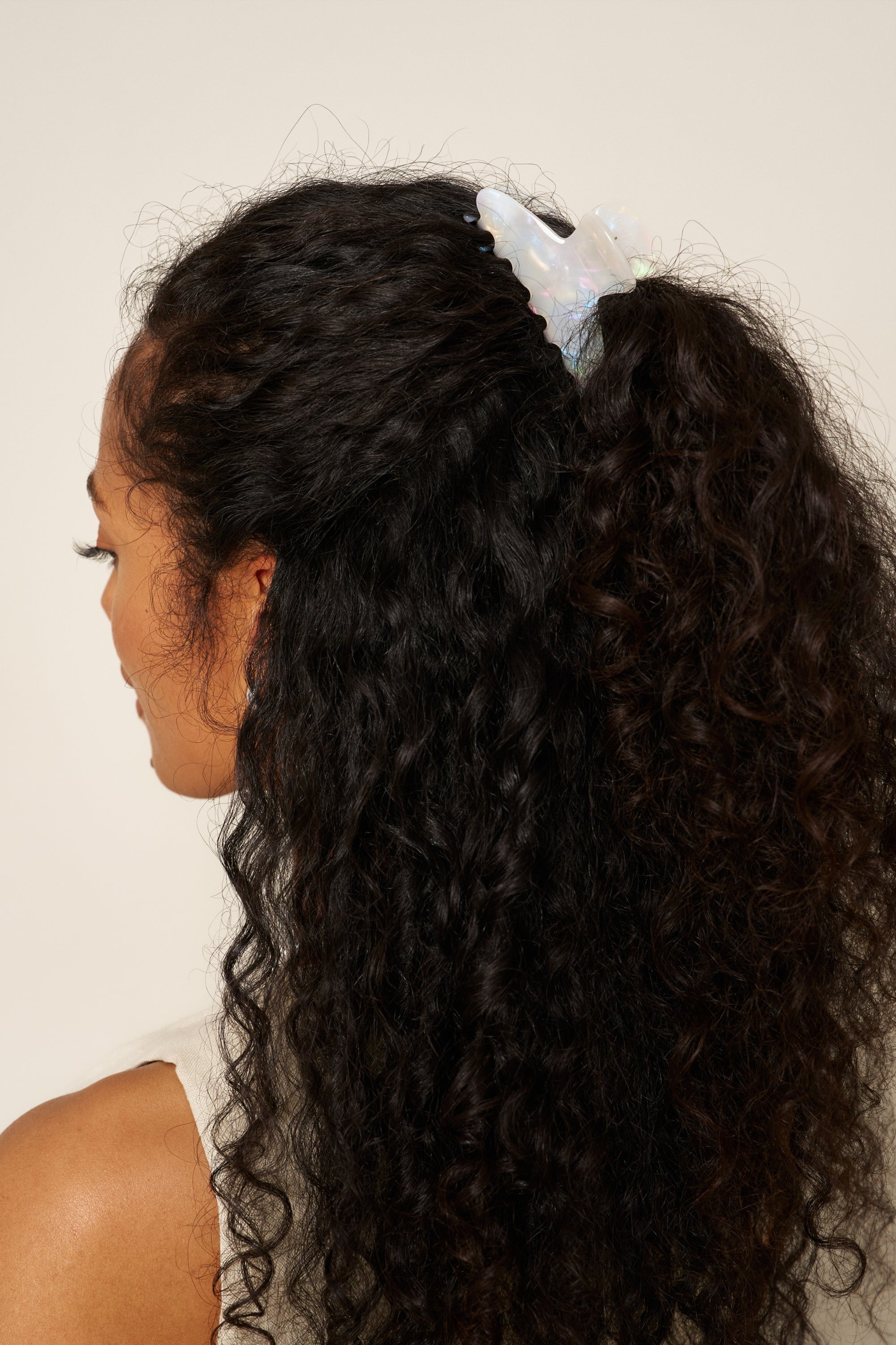 Adorro Adrienne Curved Claw Clip in Pearl - Whimsy & Row