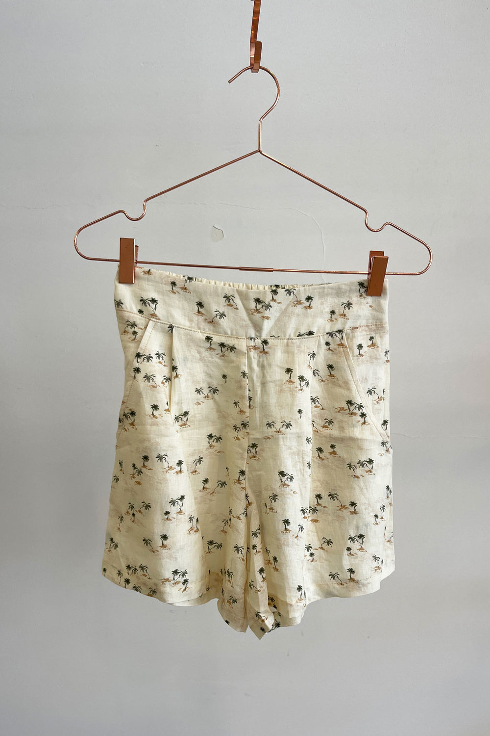 Sample Sale Valentina Shorts in Palm Print Linen - Whimsy & Row